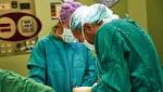 Watch: Woman plays flute while undergoing brain surgery