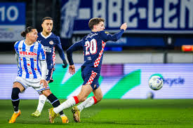 LIVE | PSV ontsnapt aan een vroege achterstand tegen angstgegner sc Heerenveen