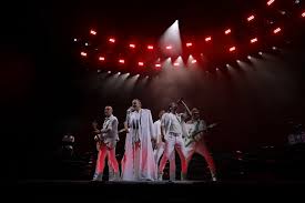 Miguel Bosé regresa a Lima tras 14 años: un concierto lleno de nostalgia y conexión emocional