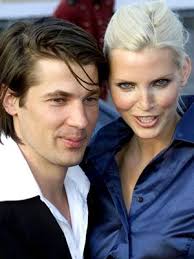 Von 1998 bis 2005 war sie mit dem deutschen Schauspieler Wolfram Grandezka (siehe Bild) verheiratet, mit dem sie den gemeinsamen Sohn Nicolas (geb. - image