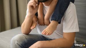 Tener hijos antes de los 30 dispara la vulnerabilidad económica de los hogares jóvenes