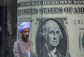 سعر الصرف في الأهلي ومصر بـ 51.79 للشراء ويسجل 51.89 في أبوظبي الإسلامي منتصف تعاملات اليوم