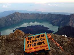 Hasil gambar untuk pecinta alam indonesia