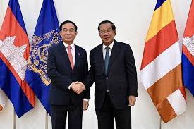 Việt Nam, Cambodia promote effective, practical defence cooperation