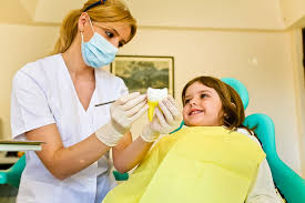 Imagini pentru Sigilarea dentară, o metodă simplă și eficientă de prevenție a cariilor la copii