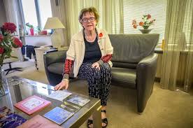 Gerda (85) uit Roden ging met de taxi naar Dokkum voor de Oranjes: ‘Ik ben nu wel een beetje uitgeteld’