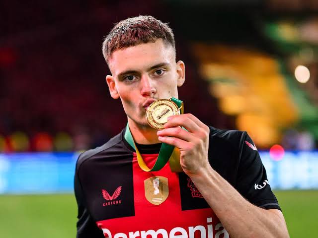 Florian Wirtz 'flew to England for Liverpool meeting' as transfer links grow