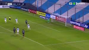 Cambeses le atajó el penal a Willie en Racing vs Independiente Petrolero
