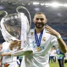 Fútbol: Un 'Balón de Oro' se queda sin equipo y rumor de posible retiro retumba con fuerza