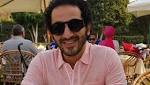 أخبار المشاهير اعترافاً بفضله عليه..