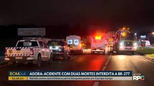 Acidente grave deixa dois mortos e interdita a BR-277 em Campo Largo