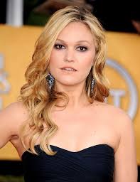 Julia Stiles&#39;s Ippolita earrings looked amazing against her blond waves. What&#39;s Your Reaction? 0 0 0 0 0 0 - Julia-Stiles-Ippolita-earrings-looked-amazing-against-her-blond