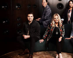 Image of Karen Peck & New River gospel singers