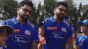 Fan asks Rohit Sharma about his batting weakness, India star gives hilarious answer