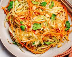 Vietnamese green papaya salad的圖片