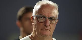 Dorival sobe o tom e manda recado à diretoria: 'Definir o que queremos'