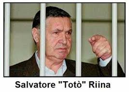 Salvatore Riina (né le 16 novembre 1930, Corleone), également connu sous le nom de Totò Riina et surnommé Totò u curtu1 pour sa petite taille, ... - 3106369425_1_6_wiAqoFqM