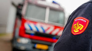 Natuurbrand in bos bij Den Ham in Overijssel