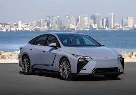 Behind the Wheel: Electric luxury sedans Lexus ES vs. Mercedes CLA