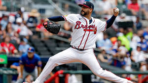 Braves' Martín Perez hit in forearm, likely will need IL stint