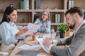 Trzynastki dla emerytów w 2026 r. po raz ostatni i koniec 800 plus, w zamian dla wszystkich 60 tys. zł nowej kwoty wolnej. Jest taki projekt