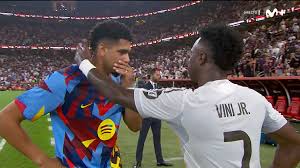 El gesto de Vinicius con Ronald Araujo en su vuelta tras sus problemas de salud mental
