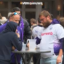 Anderlecht Supporters Arriving
