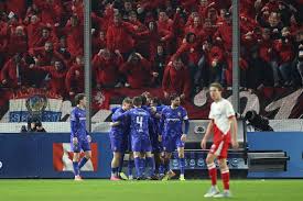 LIVE | Verrassing in opstelling FC Twente: Orjasaeter op de bank