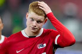 LIVE eredivisie | AZ laat Hornkamp en Oufkir op de bank en wil zwakke fase doorbreken tegen Volendam