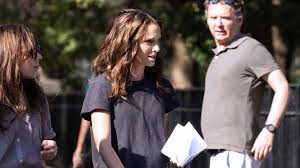 Natalie Portman's Guide to Stylish Casual Dressing: Jeans and a Tee