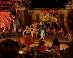 Gambar Traditional Javanese dance performance at a culinary exhibition Pameran Kuliner Solo