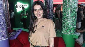 'Não deixo essa pressão existir', diz Cleo Pires sobre ser mãe aos 43 anos