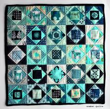 Résultat de recherche d'images pour "embroidery blocks in miniature quilts"