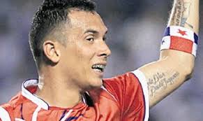 Blas Pérez se transforma en la bestia negra de Honduras y Panamá gana 2 a 0 - blasperez420_4