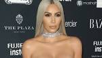 زوج Kardashian يحرجها على الطريق