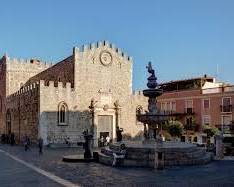 Imagem do Duomo de Taormina
