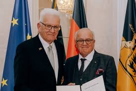 Ministerpräsident Kretschmann ehrt Fritz Keller und Asifa Akhtar in Stuttgart mit Verdienstorden