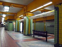 Image result for stasiun U Bahn berlin