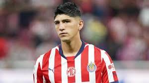 ¡OFICIAL! Chivas confirma salida de Alan Pulido