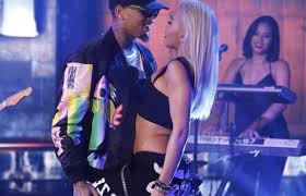 Chris Brown and Rita Ora Loved Up on Stage (Photos) - BeatingBeats.com