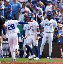Royals Defeat Twins in Home Opener