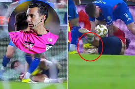 César Ramos Palazuelos y el VAR protagonizan la primera falla en el Chivas-Cruz Azul ¿Piovi debió ser expulsado?