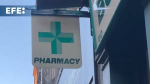 La alarma por el brote de meningitis en Reino Unido agota las vacunas y desborda farmacias