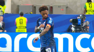 Veja imagens de Ryan Mendes, de Cabo Verde, no jogo contra a Arábia Saudita
