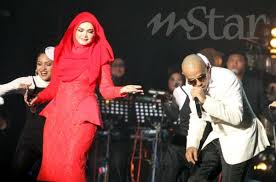 Hasil carian imej untuk KONSERT SITI NURHALIZAH YANG KE 20