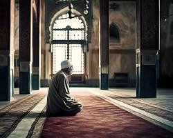 Gambar Foto seorang muslim sedang berdoa di masjid