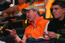 Tennessee football fan drills $1.5 million ‘College GameDay’ kick in front of Peyton Manning