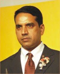 Managing Director of Incepta Pharmaceuticals Ltd. Abdul Muktadir enterprise of the year 2004 - bba_03