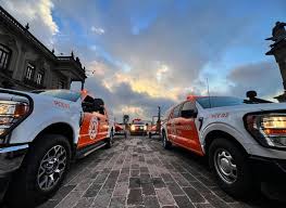 Viernes cálido con cielo parcialmente soleado en Nuevo León