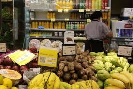 Mulher morre após ser queimada em supermercado em MG; suspeita é presa